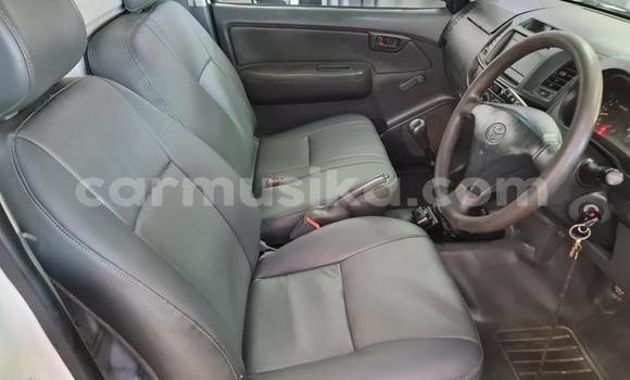 Tenga Tsaru Toyota Hilux Chena Mota in Beitbridge in Matabeleland South Tenga Tsaru Toyota Hilux Chena Mota in Beitbridge in Matabeleland South