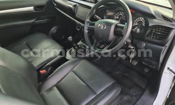 Acheter Occasion Voiture Toyota Hilux Blanc à Beitbridge, Matabeleland South Acheter Occasion Voiture Toyota Hilux Blanc à Beitbridge, Matabeleland South