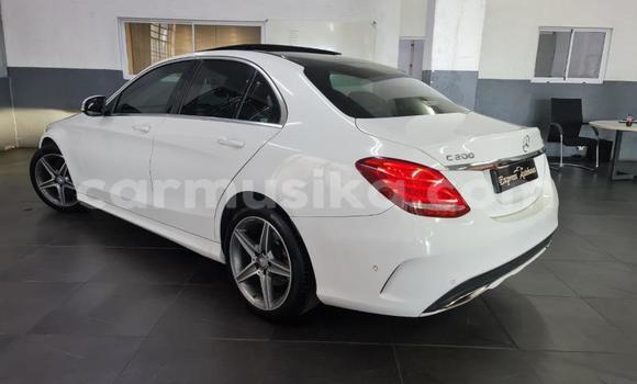 Acheter Occasion Voiture Mercedes-Benz C-Classe Blanc à Beitbridge, Matabeleland South Acheter Occasion Voiture Mercedes-Benz C-Classe Blanc à Beitbridge, Matabeleland South