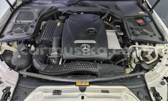 Acheter Occasion Voiture Mercedes-Benz C-Classe Blanc à Beitbridge, Matabeleland South Acheter Occasion Voiture Mercedes-Benz C-Classe Blanc à Beitbridge, Matabeleland South