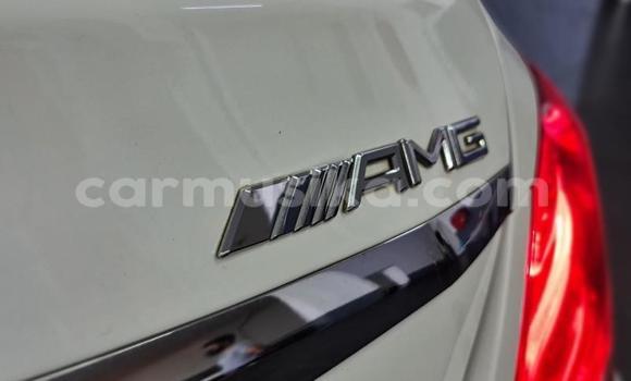 Acheter Occasion Voiture Mercedes-Benz C-Classe Blanc à Beitbridge, Matabeleland South Acheter Occasion Voiture Mercedes-Benz C-Classe Blanc à Beitbridge, Matabeleland South