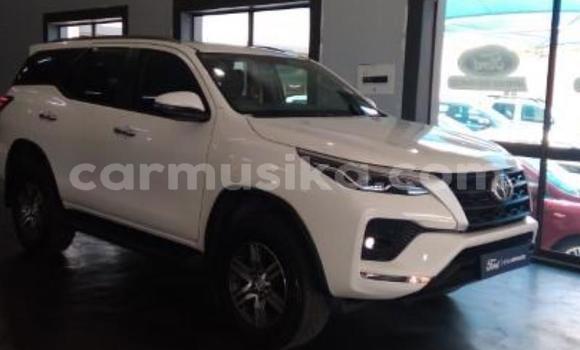 Tenga Tsaru Toyota Fortuner Chena Mota in Beitbridge in Matabeleland South Tenga Tsaru Toyota Fortuner Chena Mota in Beitbridge in Matabeleland South