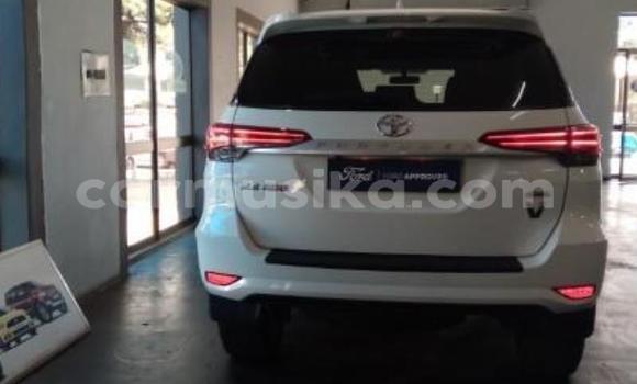 Tenga Tsaru Toyota Fortuner Chena Mota in Beitbridge in Matabeleland South Tenga Tsaru Toyota Fortuner Chena Mota in Beitbridge in Matabeleland South