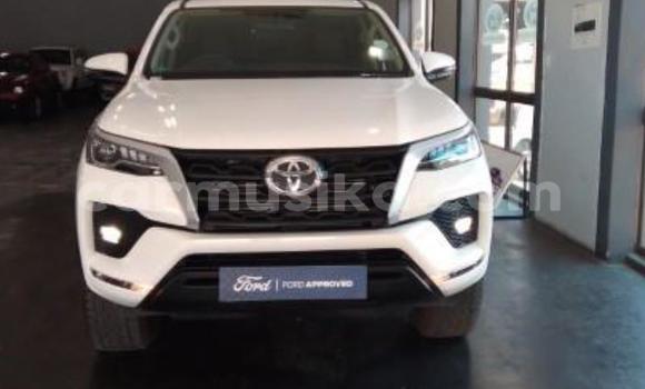 Tenga Tsaru Toyota Fortuner Chena Mota in Beitbridge in Matabeleland South Tenga Tsaru Toyota Fortuner Chena Mota in Beitbridge in Matabeleland South