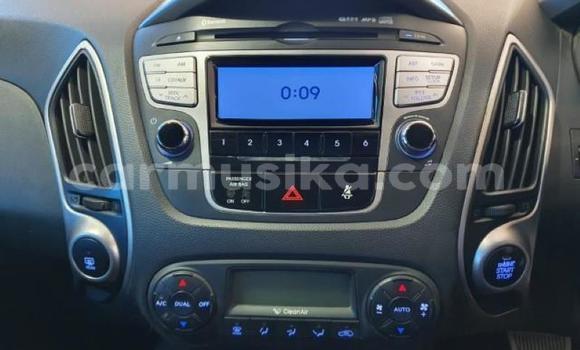 Acheter Occasion Voiture Hyundai H1 Blanc à Beitbridge, Matabeleland South Acheter Occasion Voiture Hyundai H1 Blanc à Beitbridge, Matabeleland South