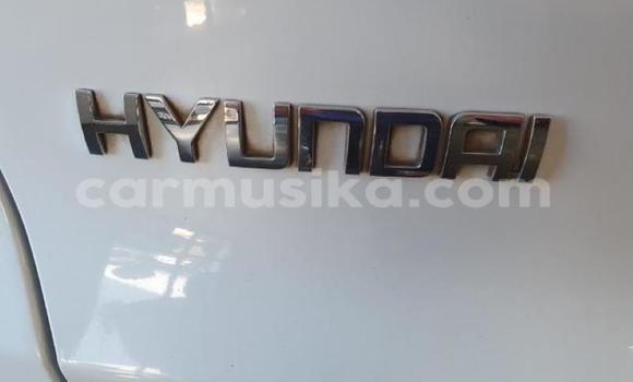 Acheter Occasion Voiture Hyundai H1 Blanc à Beitbridge, Matabeleland South Acheter Occasion Voiture Hyundai H1 Blanc à Beitbridge, Matabeleland South