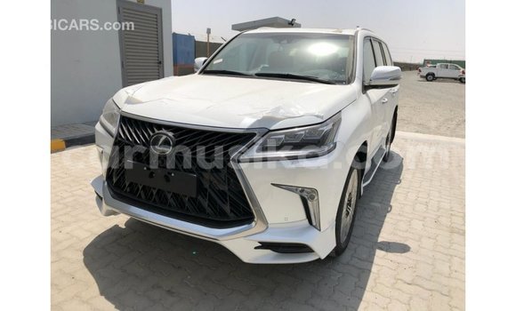 Acheter Import Voiture Lexus LX Blanc à Import - Dubai, Harare Acheter Import Voiture Lexus LX Blanc à Import - Dubai, Harare