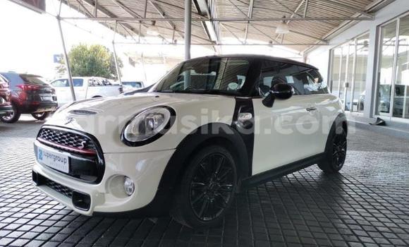 Acheter Occasion Voiture Mini Cooper S clubman Blanc à Beitbridge, Matabeleland South Acheter Occasion Voiture Mini Cooper S clubman Blanc à Beitbridge, Matabeleland South