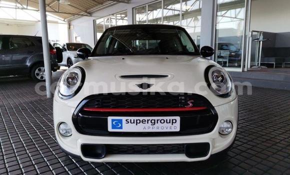 Acheter Occasion Voiture Mini Cooper S clubman Blanc à Beitbridge, Matabeleland South Acheter Occasion Voiture Mini Cooper S clubman Blanc à Beitbridge, Matabeleland South