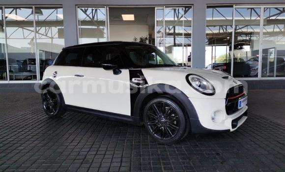 Acheter Occasion Voiture Mini Cooper S clubman Blanc à Beitbridge, Matabeleland South Acheter Occasion Voiture Mini Cooper S clubman Blanc à Beitbridge, Matabeleland South
