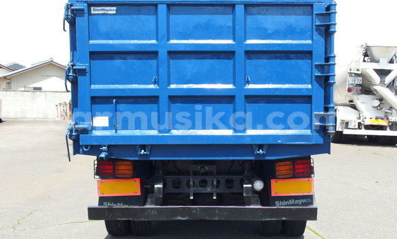 Buy Used Mercedes‒Benz Truck Blue Truck in Beitbridge in Matabeleland South Buy Used Mercedes‒Benz Truck Blue Truck in Beitbridge in Matabeleland South