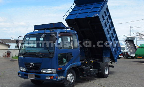 Buy Used Mercedes‒Benz Truck Blue Truck in Beitbridge in Matabeleland South Buy Used Mercedes‒Benz Truck Blue Truck in Beitbridge in Matabeleland South