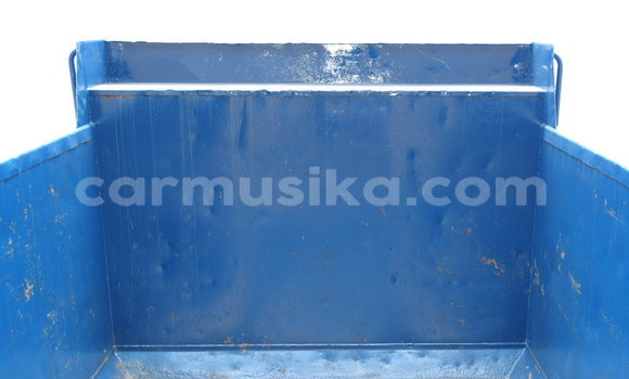 Buy Used Mercedes‒Benz Truck Blue Truck in Beitbridge in Matabeleland South Buy Used Mercedes‒Benz Truck Blue Truck in Beitbridge in Matabeleland South