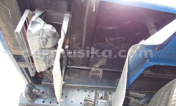 Buy Used Mercedes‒Benz Truck Blue Truck in Beitbridge in Matabeleland South Buy Used Mercedes‒Benz Truck Blue Truck in Beitbridge in Matabeleland South