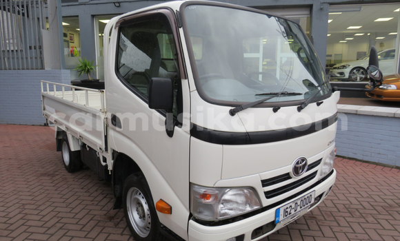 Acheter Occasion Utilitaire Toyota Dyna Blanc à Beitbridge, Matabeleland South Acheter Occasion Utilitaire Toyota Dyna Blanc à Beitbridge, Matabeleland South