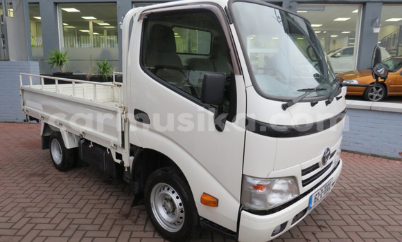 Acheter Occasion Utilitaire Toyota Dyna Blanc à Beitbridge, Matabeleland South Acheter Occasion Utilitaire Toyota Dyna Blanc à Beitbridge, Matabeleland South