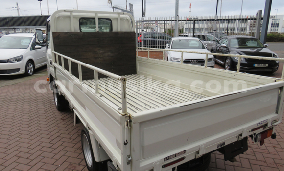 Acheter Occasion Utilitaire Toyota Dyna Blanc à Beitbridge, Matabeleland South Acheter Occasion Utilitaire Toyota Dyna Blanc à Beitbridge, Matabeleland South