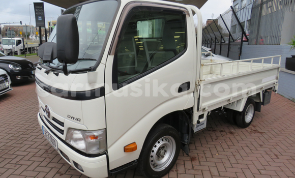 Acheter Occasion Utilitaire Toyota Dyna Blanc à Beitbridge, Matabeleland South Acheter Occasion Utilitaire Toyota Dyna Blanc à Beitbridge, Matabeleland South