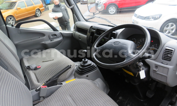 Acheter Occasion Utilitaire Toyota Dyna Blanc à Beitbridge, Matabeleland South Acheter Occasion Utilitaire Toyota Dyna Blanc à Beitbridge, Matabeleland South