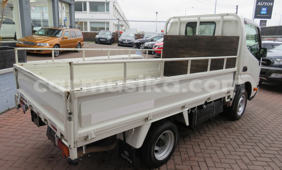 Acheter Occasion Utilitaire Toyota Dyna Blanc à Beitbridge, Matabeleland South Acheter Occasion Utilitaire Toyota Dyna Blanc à Beitbridge, Matabeleland South