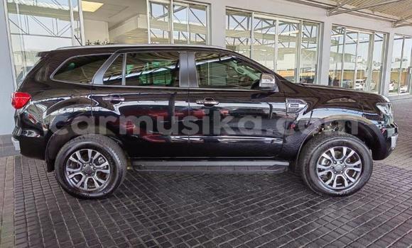 Nunua Ilio tumika Ford Everest Nyeusi Gari ndani ya Beitbridge nchini Matabeleland Kusini