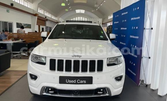 Tenga Tsaru Jeep Grand Cherokee Chena Mota in Beitbridge in Matabeleland South Tenga Tsaru Jeep Grand Cherokee Chena Mota in Beitbridge in Matabeleland South