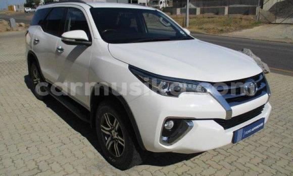 Buy Used Toyota Fortuner White Car in Beitbridge in Matabeleland South