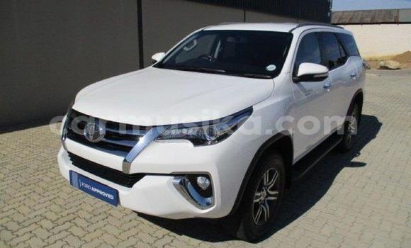 Acheter Occasion Voiture Toyota Fortuner Blanc à Beitbridge, Matabeleland South Acheter Occasion Voiture Toyota Fortuner Blanc à Beitbridge, Matabeleland South