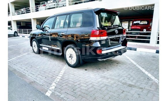 Tenga Imported Toyota Land Cruiser Nhema Mota in Import - Dubai in Harare Tenga Imported Toyota Land Cruiser Nhema Mota in Import - Dubai in Harare