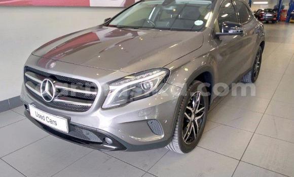 Acheter Occasion Voiture Mercedes-Benz C-Classe Gris à Beitbridge, Matabeleland South Acheter Occasion Voiture Mercedes-Benz C-Classe Gris à Beitbridge, Matabeleland South