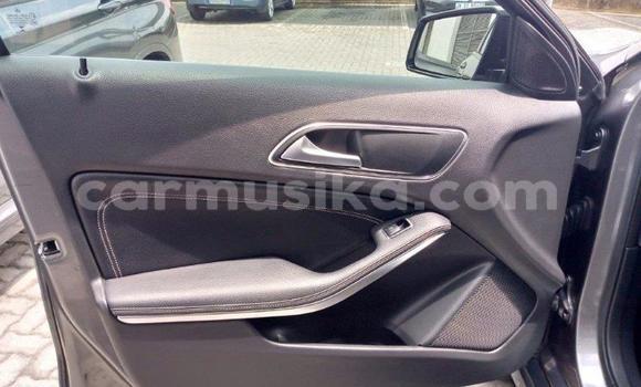 Acheter Occasion Voiture Mercedes-Benz C-Classe Gris à Beitbridge, Matabeleland South Acheter Occasion Voiture Mercedes-Benz C-Classe Gris à Beitbridge, Matabeleland South