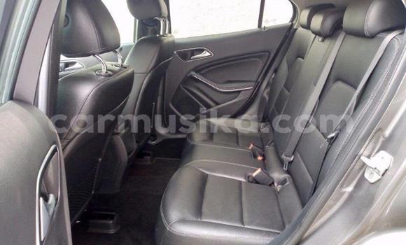 Acheter Occasion Voiture Mercedes-Benz C-Classe Gris à Beitbridge, Matabeleland South Acheter Occasion Voiture Mercedes-Benz C-Classe Gris à Beitbridge, Matabeleland South