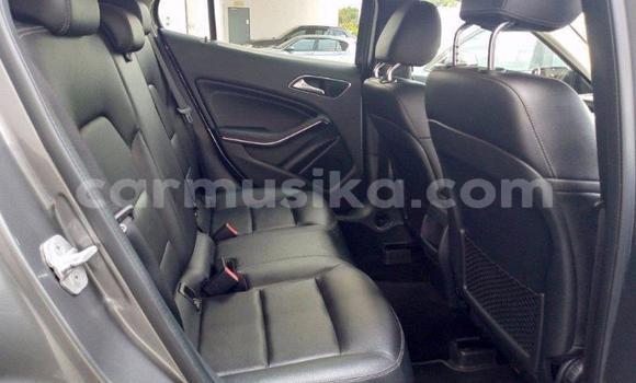 Acheter Occasion Voiture Mercedes-Benz C-Classe Gris à Beitbridge, Matabeleland South Acheter Occasion Voiture Mercedes-Benz C-Classe Gris à Beitbridge, Matabeleland South