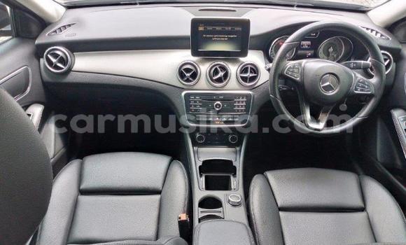 Acheter Occasion Voiture Mercedes-Benz C-Classe Gris à Beitbridge, Matabeleland South Acheter Occasion Voiture Mercedes-Benz C-Classe Gris à Beitbridge, Matabeleland South