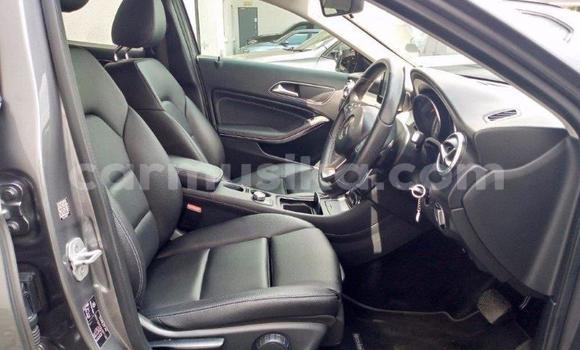 Acheter Occasion Voiture Mercedes-Benz C-Classe Gris à Beitbridge, Matabeleland South Acheter Occasion Voiture Mercedes-Benz C-Classe Gris à Beitbridge, Matabeleland South