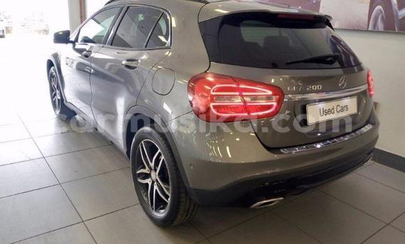 Acheter Occasion Voiture Mercedes-Benz C-Classe Gris à Beitbridge, Matabeleland South Acheter Occasion Voiture Mercedes-Benz C-Classe Gris à Beitbridge, Matabeleland South