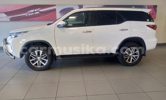 Buy Used Toyota Fortuner White Car in Beitbridge in Matabeleland South