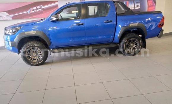 Buy Used Toyota Hilux Blue Car in Beitbridge in Matabeleland South