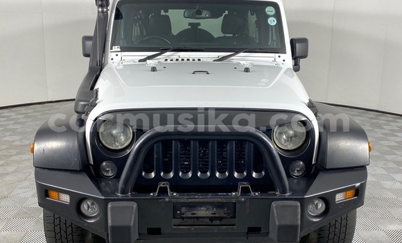 Acheter Occasion Voiture Jeep Wrangler Blanc à Beitbridge, Matabeleland South Acheter Occasion Voiture Jeep Wrangler Blanc à Beitbridge, Matabeleland South