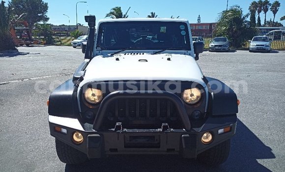 Acheter Occasion Voiture Jeep Wrangler Blanc à Beitbridge, Matabeleland South Acheter Occasion Voiture Jeep Wrangler Blanc à Beitbridge, Matabeleland South