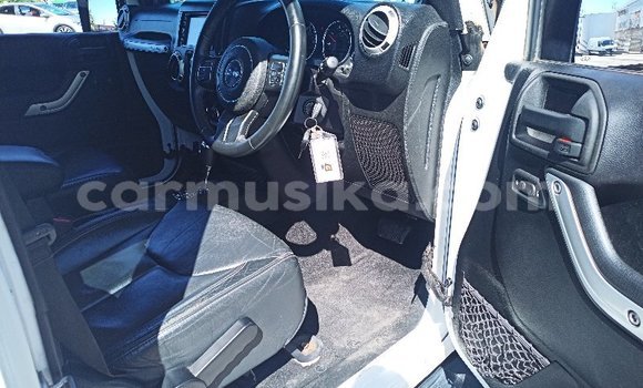 Acheter Occasion Voiture Jeep Wrangler Blanc à Beitbridge, Matabeleland South Acheter Occasion Voiture Jeep Wrangler Blanc à Beitbridge, Matabeleland South