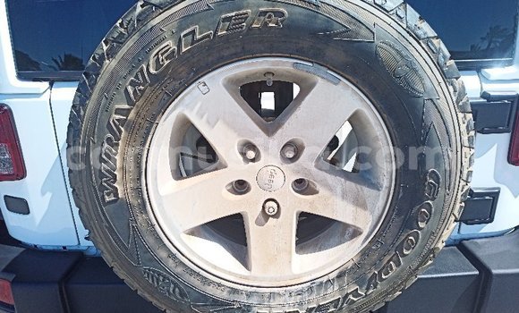 Acheter Occasion Voiture Jeep Wrangler Blanc à Beitbridge, Matabeleland South Acheter Occasion Voiture Jeep Wrangler Blanc à Beitbridge, Matabeleland South