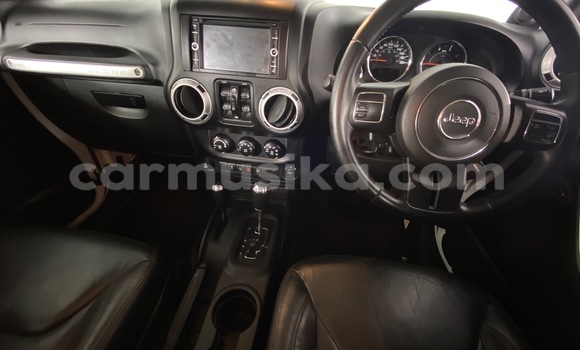 Acheter Occasion Voiture Jeep Wrangler Blanc à Beitbridge, Matabeleland South Acheter Occasion Voiture Jeep Wrangler Blanc à Beitbridge, Matabeleland South