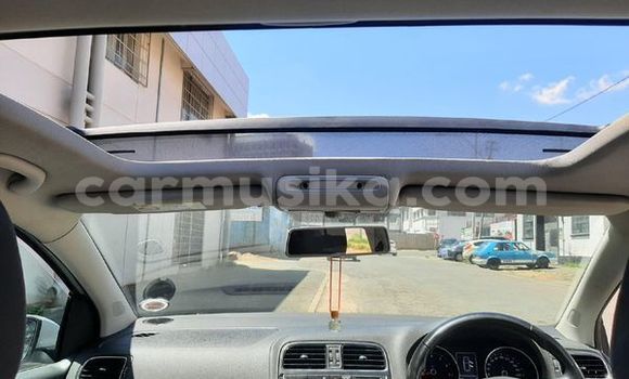 Acheter Occasion Voiture Volkswagen Polo Gris à Beitbridge, Matabeleland South Acheter Occasion Voiture Volkswagen Polo Gris à Beitbridge, Matabeleland South