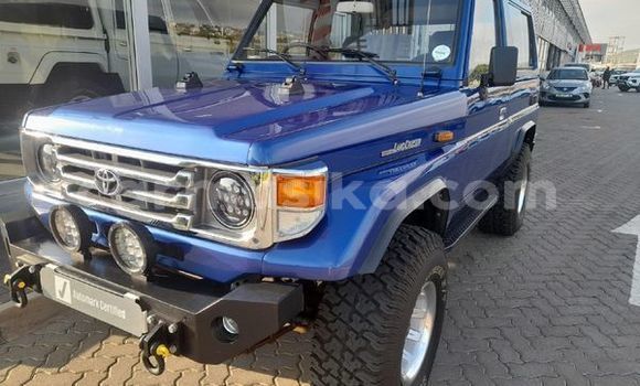 Buy Used Toyota Land Cruiser Blue Car in Beitbridge in Matabeleland South