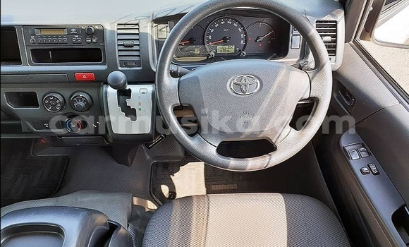 Acheter Occasion Voiture Toyota Hiace Blanc à Beitbridge, Matabeleland South Acheter Occasion Voiture Toyota Hiace Blanc à Beitbridge, Matabeleland South