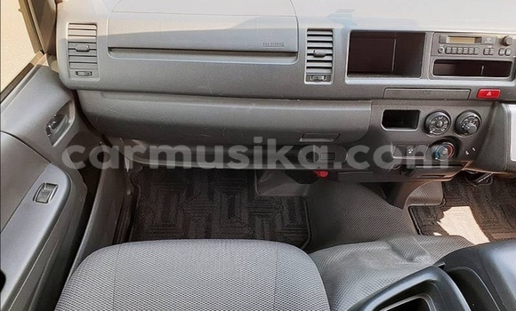 Acheter Occasion Voiture Toyota Hiace Blanc à Beitbridge, Matabeleland South Acheter Occasion Voiture Toyota Hiace Blanc à Beitbridge, Matabeleland South