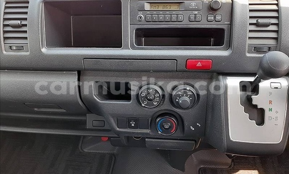 Acheter Occasion Voiture Toyota Hiace Blanc à Beitbridge, Matabeleland South Acheter Occasion Voiture Toyota Hiace Blanc à Beitbridge, Matabeleland South