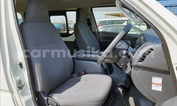 Acheter Occasion Voiture Toyota Hiace Blanc à Beitbridge, Matabeleland South Acheter Occasion Voiture Toyota Hiace Blanc à Beitbridge, Matabeleland South