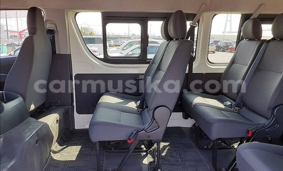 Acheter Occasion Voiture Toyota Hiace Blanc à Beitbridge, Matabeleland South Acheter Occasion Voiture Toyota Hiace Blanc à Beitbridge, Matabeleland South